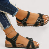 "Inka™ | Kork-Kreuzriemen-Sandalen" can be rewritten as "Inka™ | Kork-Sandalen mit Kreuzriemen".